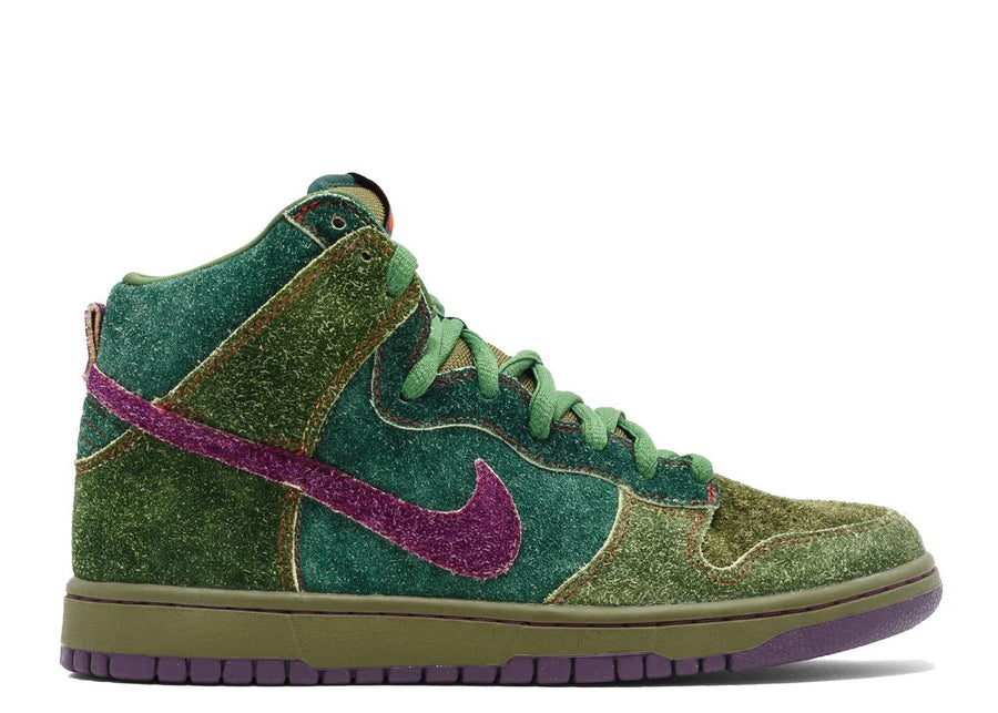 Nike SB Dunk High Skunk 420